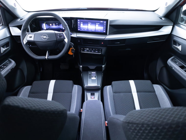 Vehicle Image 15