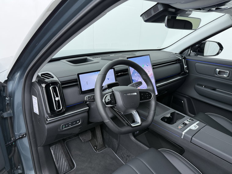 Vehicle Image 17