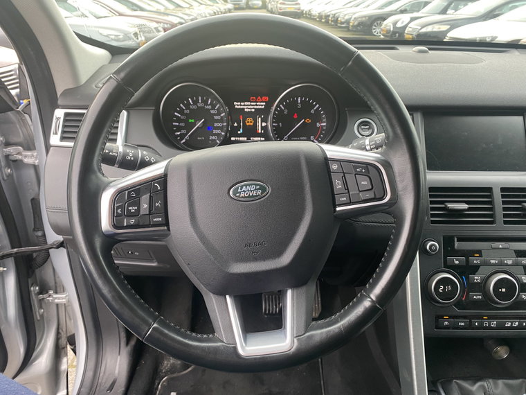 Vehicle Image 16