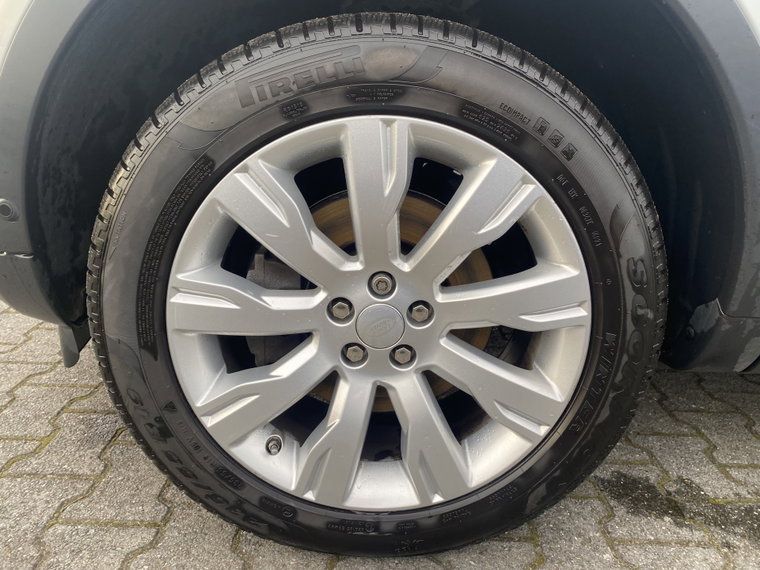 Vehicle Image 28