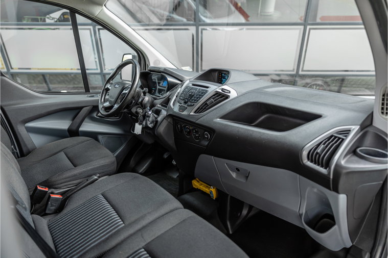 Vehicle Image 9