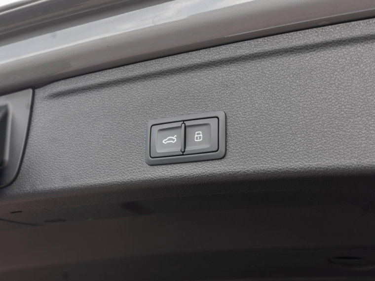 Vehicle Image 26