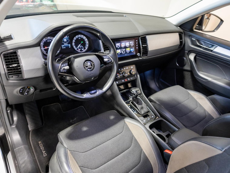 Vehicle Image 18
