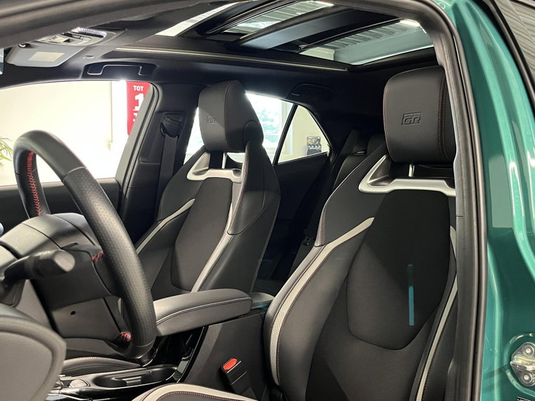 Vehicle Image 16