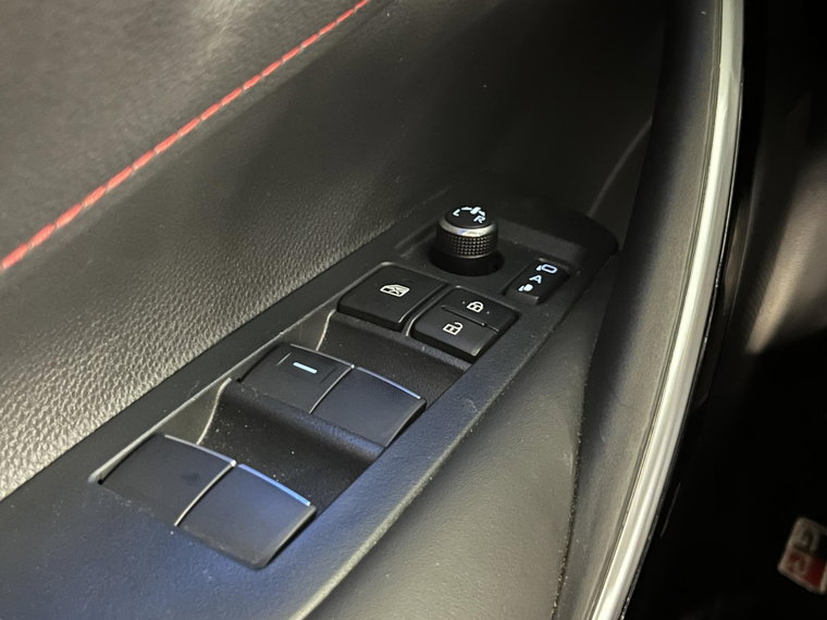 Vehicle Image 32