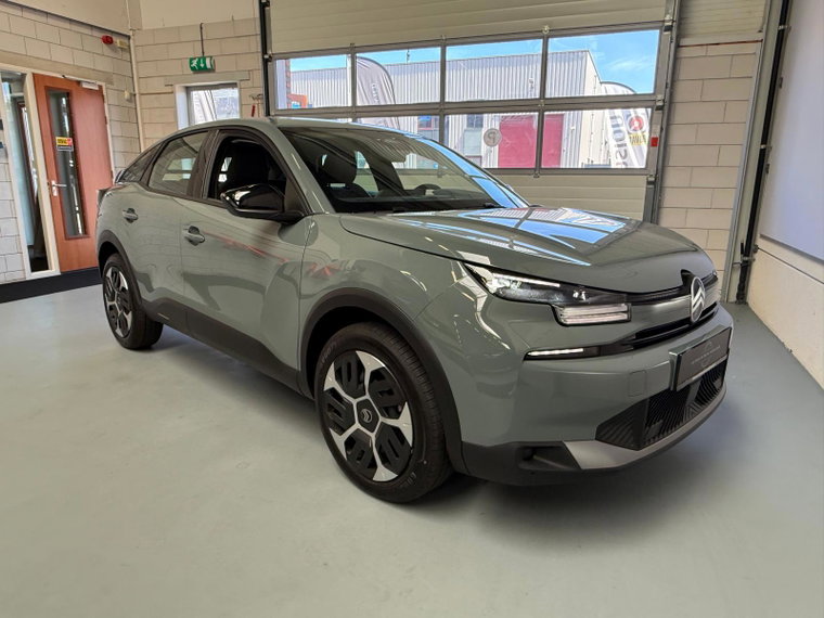 Vehicle Image 12