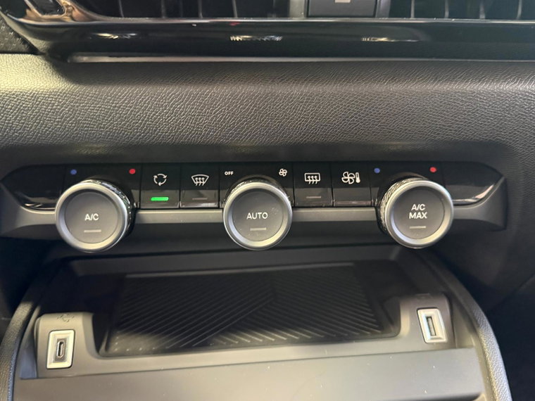 Vehicle Image 26