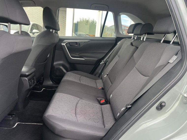 Vehicle Image 13