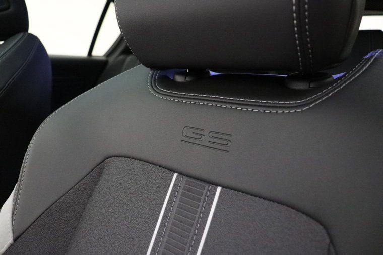 Vehicle Image 37