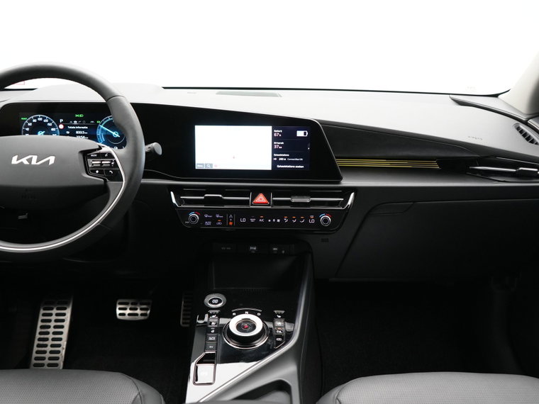 Vehicle Image 32