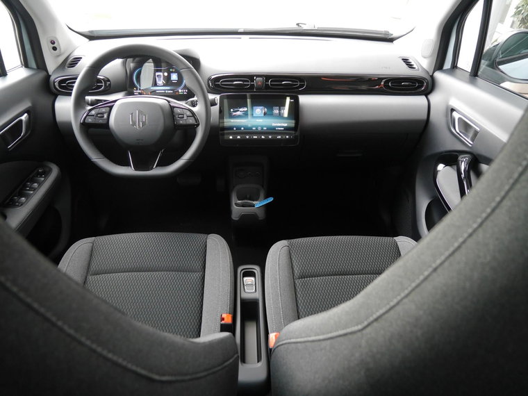 Vehicle Image 14