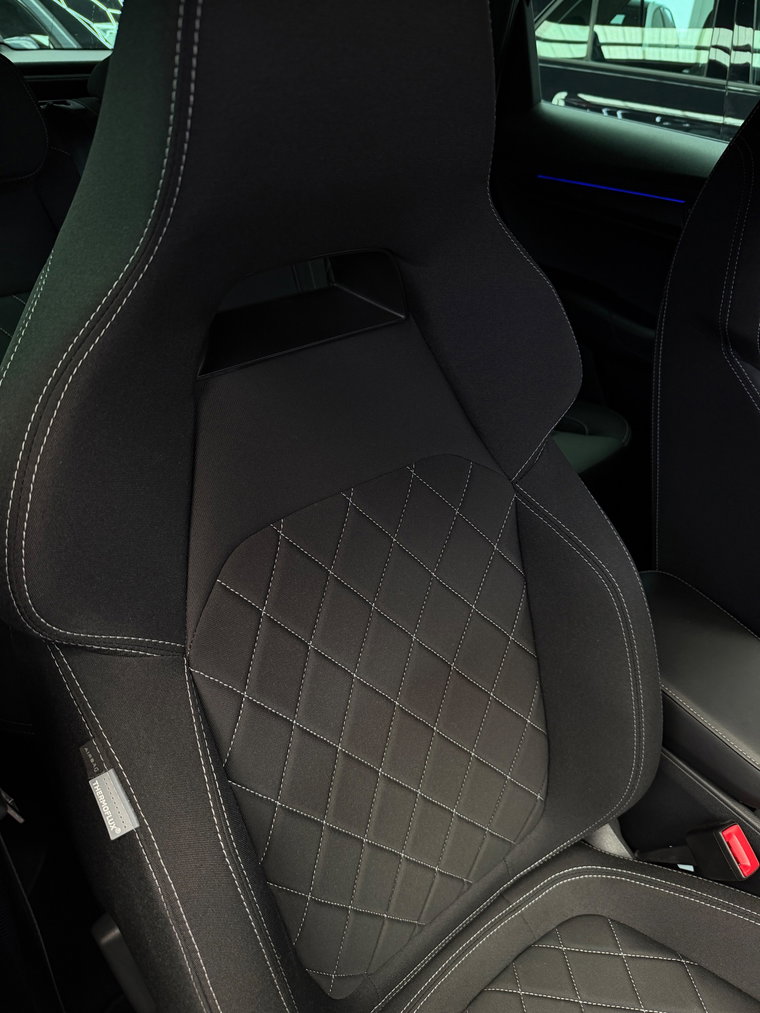 Vehicle Image 37