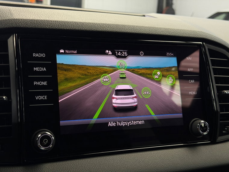 Vehicle Image 6