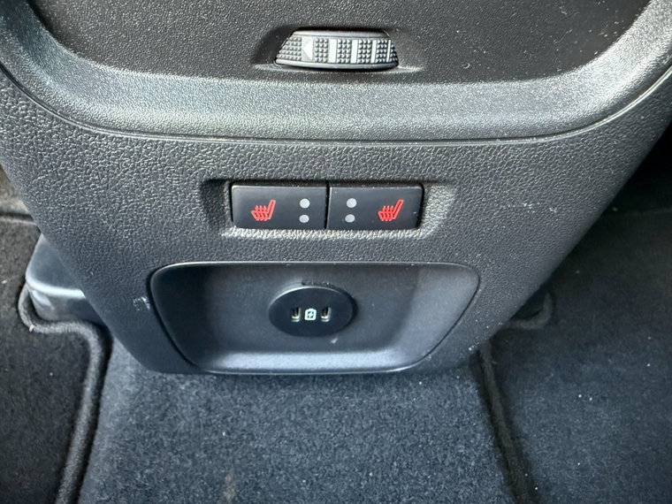 Vehicle Image 28
