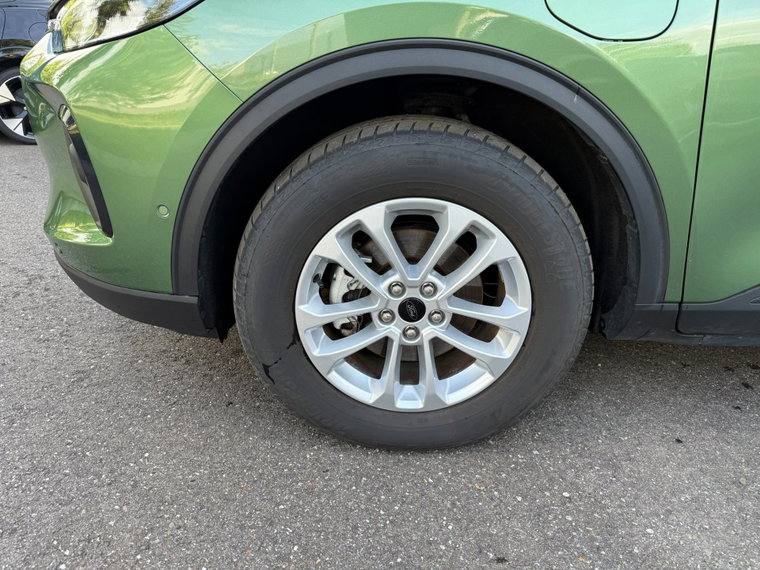 Vehicle Image 36