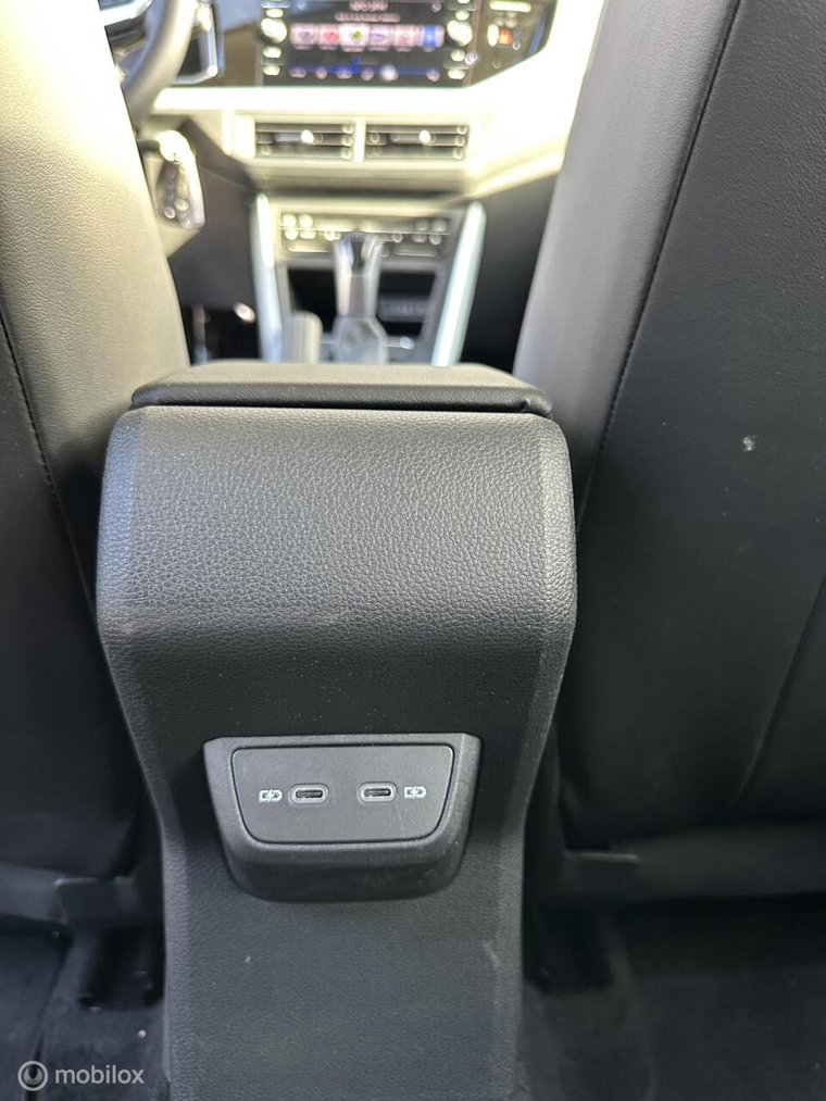 Vehicle Image 27