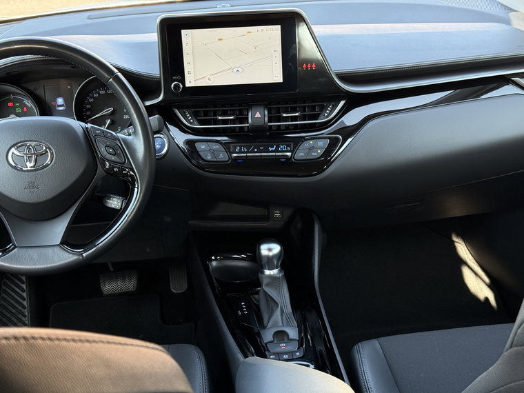 Vehicle Image 28