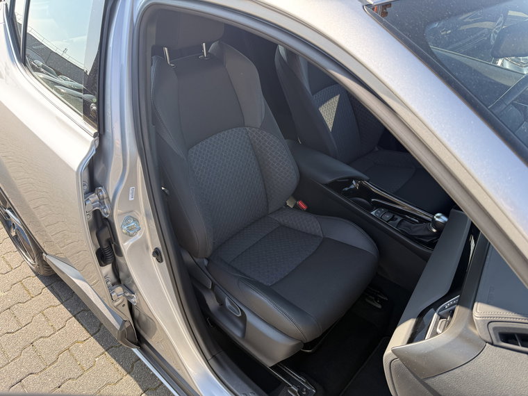 Vehicle Image 40