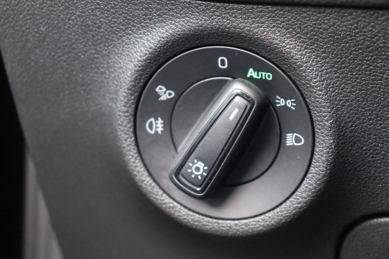 Vehicle Image 32