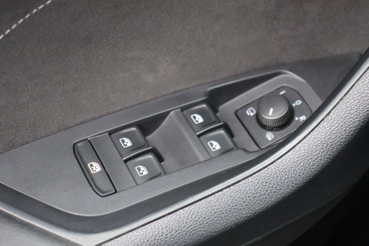 Vehicle Image 34