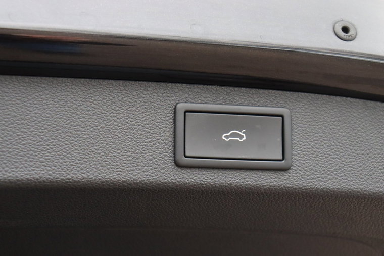 Vehicle Image 38