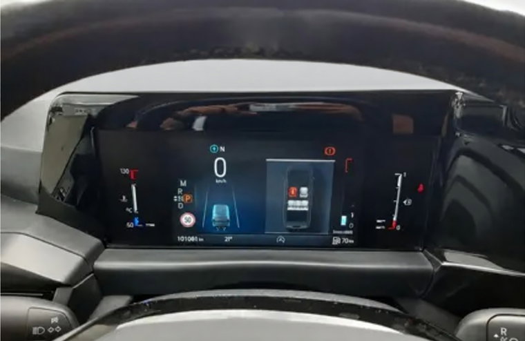 Vehicle Image 12