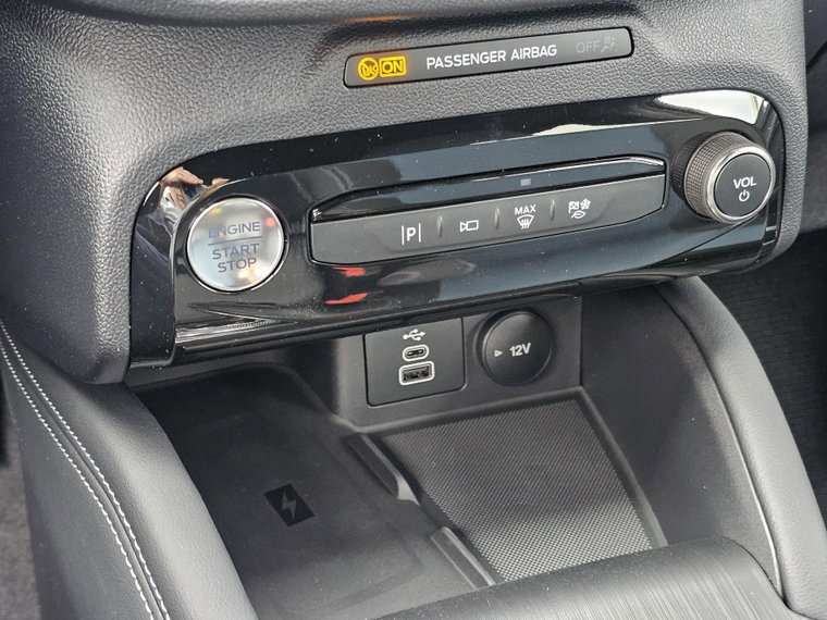 Vehicle Image 28