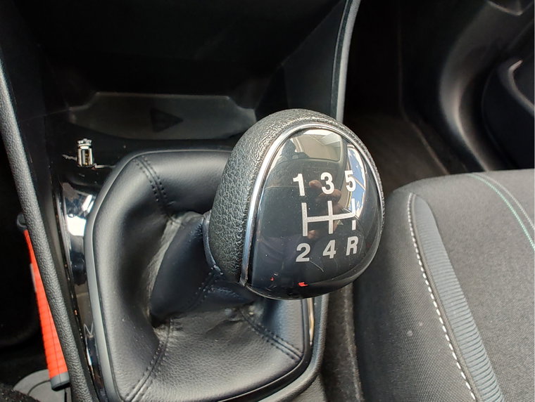 Vehicle Image 13