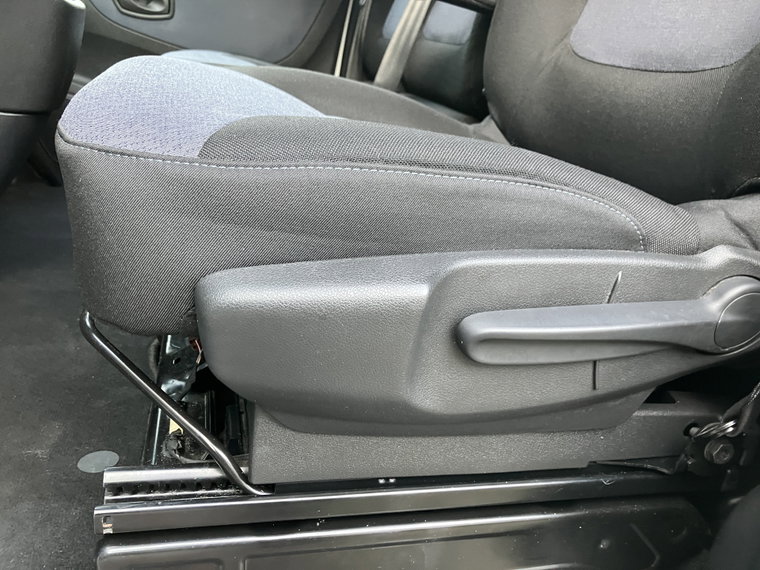 Vehicle Image 32