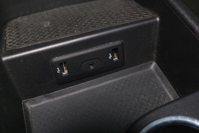 Vehicle Image 25