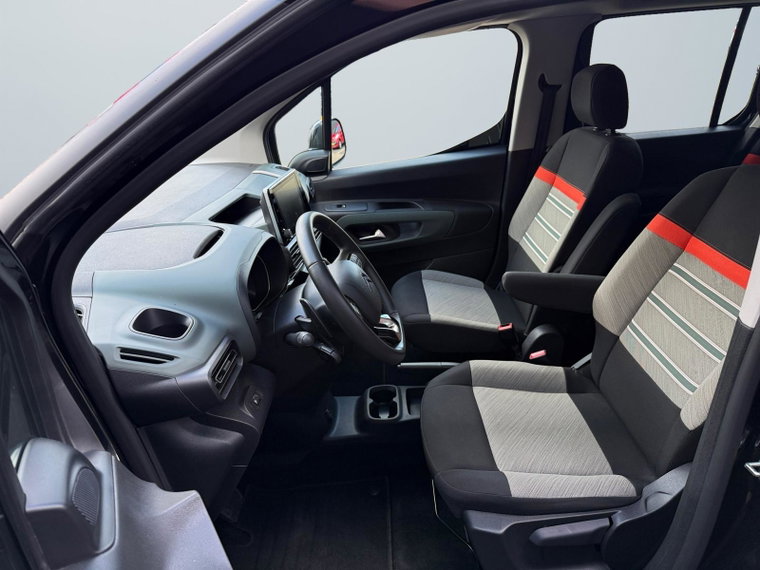 Vehicle Image 15