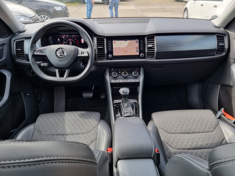 Vehicle Image 32
