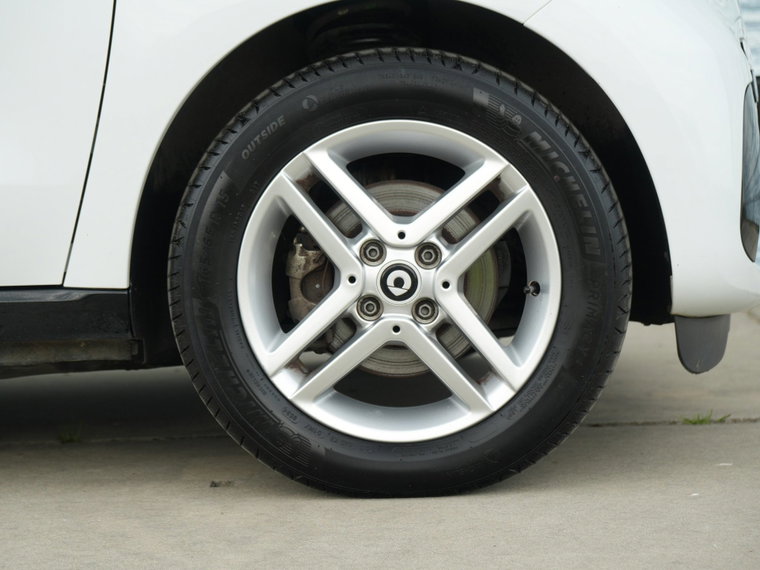 Vehicle Image 22
