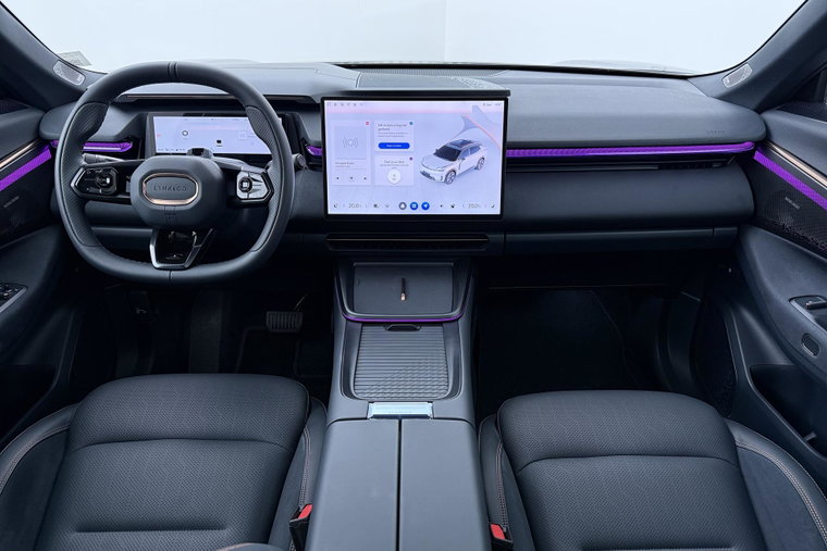 Vehicle Image 4