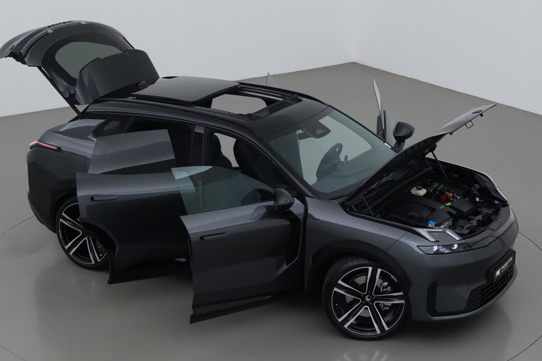 Vehicle Image 6