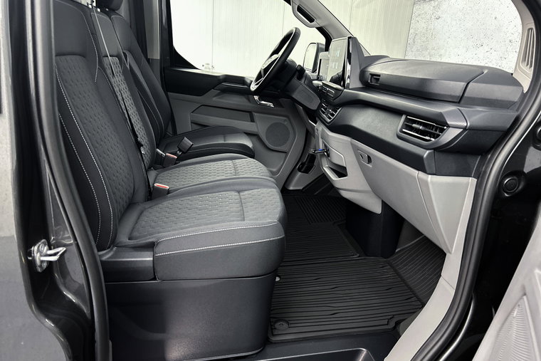 Vehicle Image 22