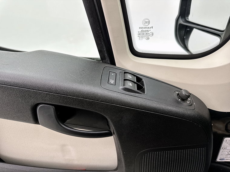 Vehicle Image 24