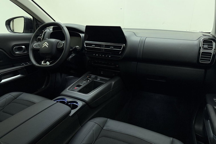 Vehicle Image 14