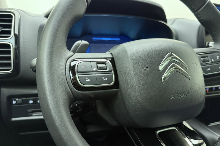 Vehicle Image 24