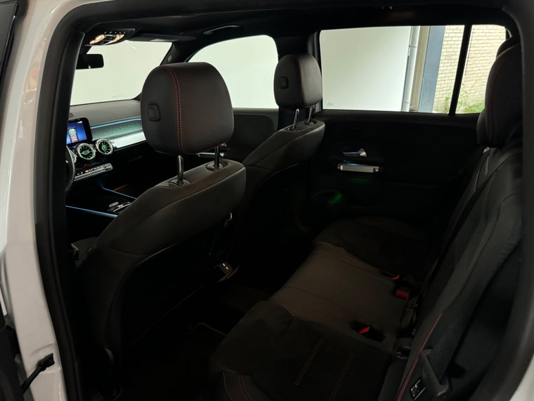 Vehicle Image 37