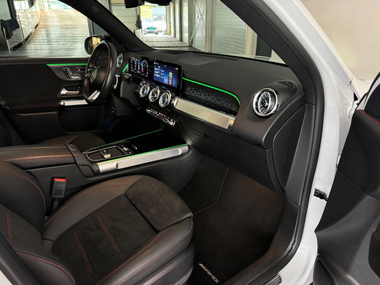 Vehicle Image 40
