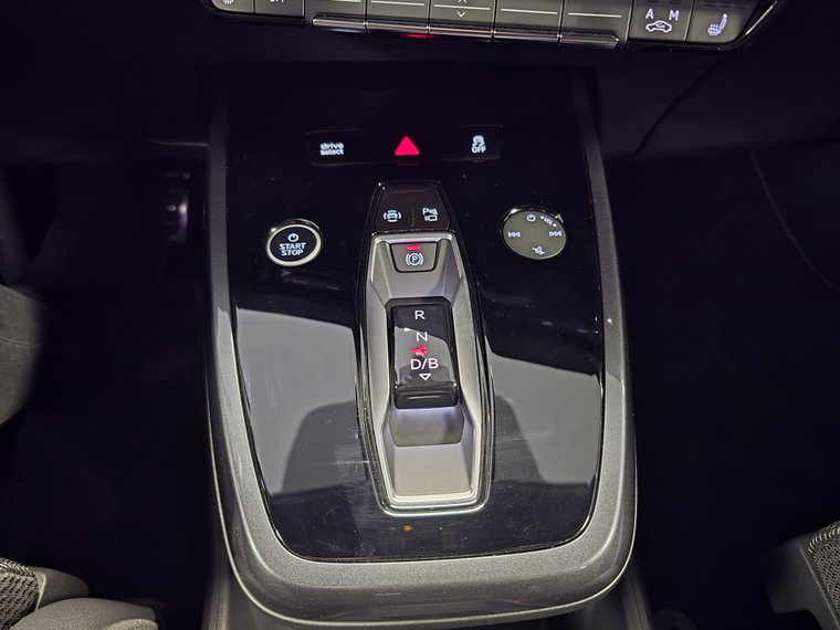 Vehicle Image 26