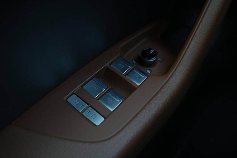 Vehicle Image 24