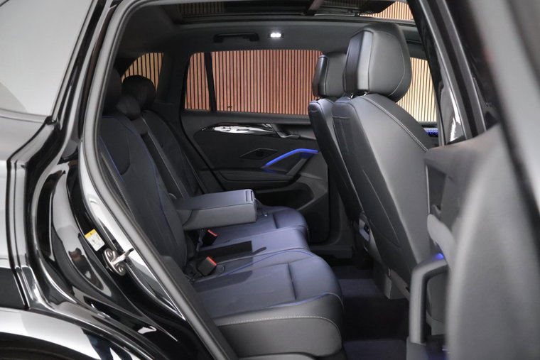 Vehicle Image 15
