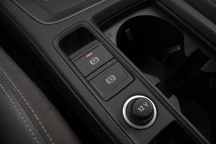 Vehicle Image 32