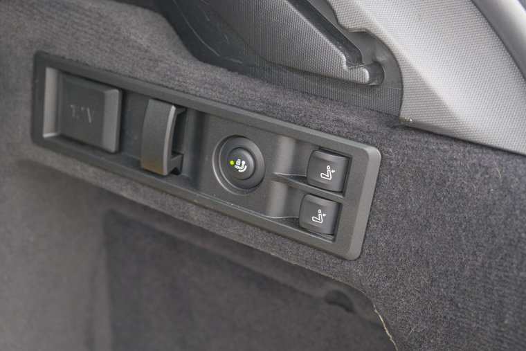 Vehicle Image 46