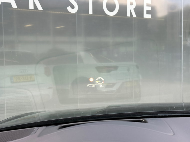 Vehicle Image 38