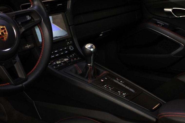 Vehicle Image 32