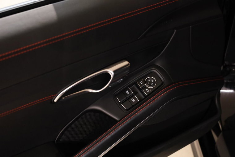 Vehicle Image 33