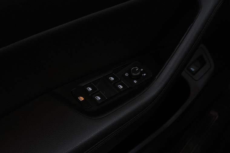 Vehicle Image 26